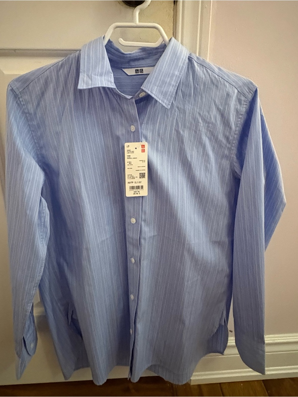 UNIQLO Women’s Button Up Shirt